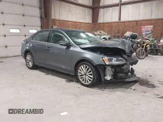 2014 Volkswagen Jetta SEL с VIN 3VWL17AJ6EM372759, выставлен на аукционе IAAI как лот 42305046 с пробегом 99 645 миль миль и . История ставок и продаж доступна на DreamBid. Изображение 1.