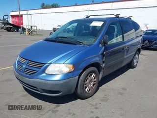 2007 Dodge Caravan SE with VIN 1D4GP25R17B172715, listed as a IAAI auction lot 42147718 with Not Provided miles and . Bid and sale history available at carsss.com. Image 2.