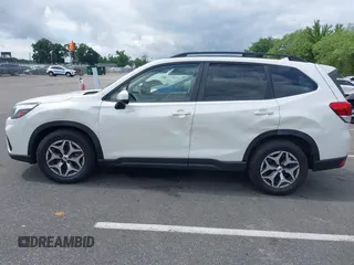 2019 Subaru Forester Premium with VIN JF2SKAEC5KH564387, listed as a IAAI auction lot 39915371 with 57,331 mi miles. Bid and sale history available at carsss.com. Image 6.