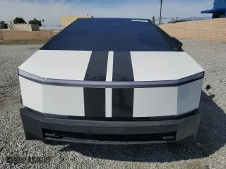 2024 Tesla Cybertruck Cyberbeast with VIN 7G2CEHEE0RA031839, listed as a Copart auction lot 45773575 with 7,133 mi miles and Salvage Title. Bid and sale history available at carsss.com. Image 5.