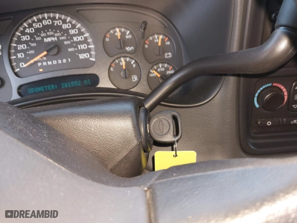 2006 Chevrolet Silverado 1500 LT1 with VIN 2GCEK13TX61173467, listed as a IAAI auction lot 41845953 with 201,552 mi miles. Bid and sale history available at carsss.com. Image 11.