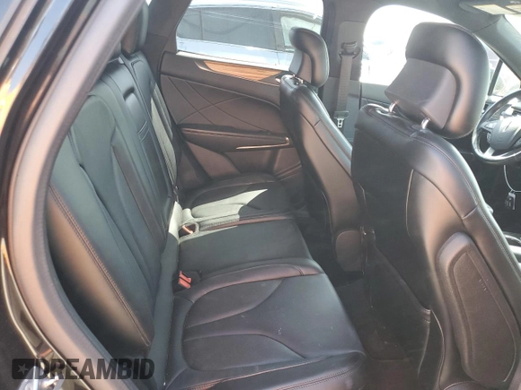 2015 Lincoln MKC z VIN 5LMCJ1A94FUJ47509, wystawiony jako Copart lot #55981515 z przebiegiem 9 442 mil mil oraz Szkoda całkowita • Salvage title. Historia ofert i sprzedaży dostępna na DreamBid. Obrazek 10.