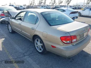 2002 Infiniti I35 Luxury with VIN JNKDA31A52T027346, listed as a IAAI auction lot 41709863 with 227,266 mi miles. Bid and sale history available at carsss.com. Image 3.