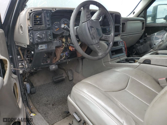 2004 Chevrolet Silverado 3500 SRW with VIN 1GCHK33254F235928, listed as a Copart auction lot 82113074 with NaN miles and Salvage Title. Bid and sale history available at carsss.com. Image 8.