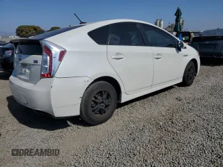 2015 Toyota Prius Four with VIN JTDKN3DU8F0415519, listed as a Copart auction lot 62406755 with 203,521 mi miles and Salvage title. Bid and sale history available at DreamBid. Image 3.