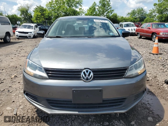 2014 Volkswagen Jetta S with VIN 3VW2K7AJ9EM250647, listed as a Copart auction lot 65387915 with 138,803 mi miles and Clean title. Bid and sale history available at DreamBid. Image 5.
