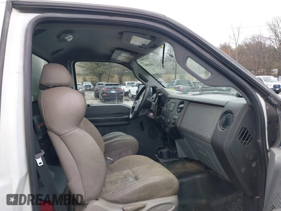 2015 Ford F-250 XL z VIN 1FDBF2B66FEA47593, wystawiony jako IAAI lot #38838987 z przebiegiem 438 340 mil mil oraz . Historia ofert i sprzedaży dostępna na DreamBid. Obrazek 5.