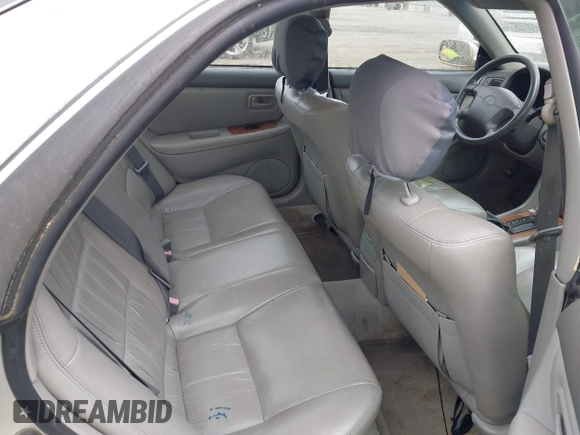 1998 Lexus ES 300 Luxury Sport Sdn with VIN JT8BF28G2W5023651, listed as a IAAI auction lot 42106837 with 245,107 mi miles. Bid and sale history available at carsss.com. Image 8.