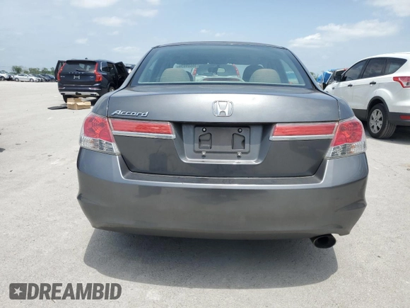 2012 Honda Accord EX z VIN 1HGCP2F79CA183634, wystawiony jako Copart lot #56689935 z przebiegiem 121 739 mil mil oraz Czysty tytuł • Clean title. Historia ofert i sprzedaży dostępna na DreamBid. Obrazek 6.
