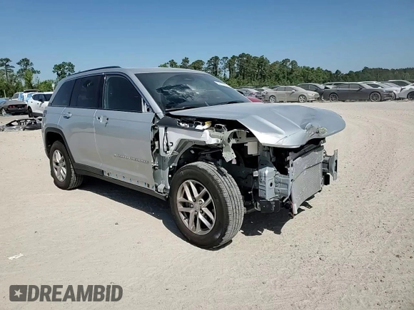 2024 Jeep Grand Cherokee Laredo X with VIN 1C4RJHAG3R8574847, listed as a Copart auction lot 52751785 with 1,861 mi miles and Salvage Title. Bid and sale history available at carsss.com. Image 12.
