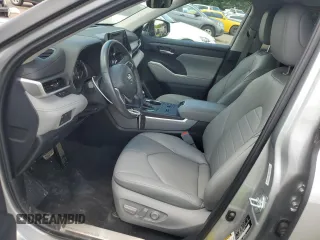 2024 Toyota Highlander LE with VIN 5TDKDRAH5RS050859, listed as a Copart auction lot 61609205 with 15,284 mi miles and Salvage title. Bid and sale history available at DreamBid. Image 7.