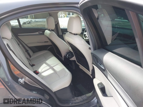 2019 Alfa Romeo Stelvio z VIN ZASPAKAN5K7C49428, wystawiony jako IAAI lot #41590351 z przebiegiem 60 052 mil mil oraz . Historia ofert i sprzedaży dostępna na DreamBid. Obrazek 8.