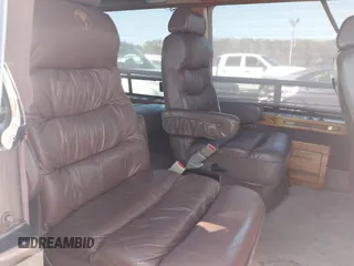 1993 GMC Vandura z VIN 1GDEG25KXPF515274, wystawiony jako IAAI lot #41663966 z przebiegiem 112 288 mil mil oraz . Historia ofert i sprzedaży dostępna na DreamBid. Obrazek 8.