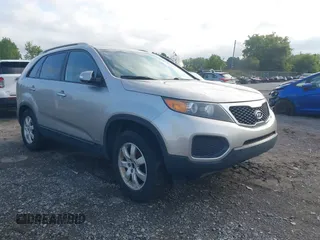 2013 Kia Sorento LX with VIN 5XYKTDA2XDG323124, listed as a IAAI auction lot 41020497 with 208,247 mi miles and . Bid and sale history available at DreamBid. Image 1.