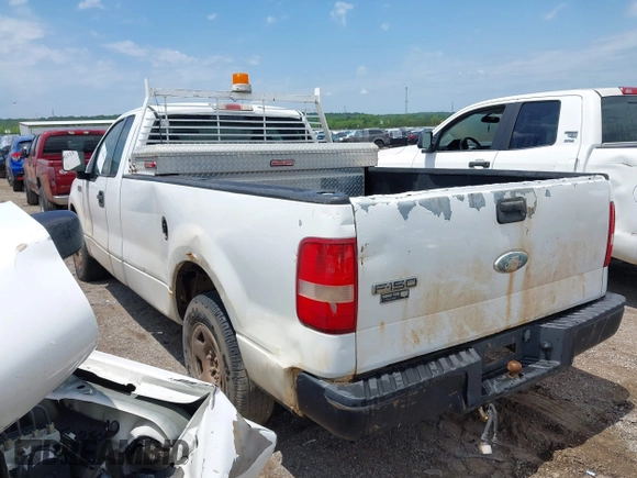 2007 Ford F-150 XL with VIN 1FTRF12217KB32628, listed as a IAAI auction lot 42328856 with 421,422 mi miles and . Bid and sale history available at DreamBid. Image 3.