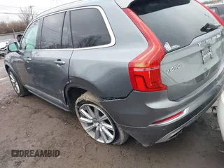 2016 Volvo XC90 T6 Inscription with VIN YV4A22PL5G1084750, listed as a IAAI auction lot 41729279 with 115,484 mi miles. Bid and sale history available at carsss.com. Image 3.