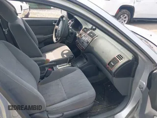 2004 Honda Civic EX z VIN 2HGES26764H535286, wystawiony jako IAAI lot #42505626 z przebiegiem 195 965 mil mil oraz . Historia ofert i sprzedaży dostępna na DreamBid. Obrazek 5.
