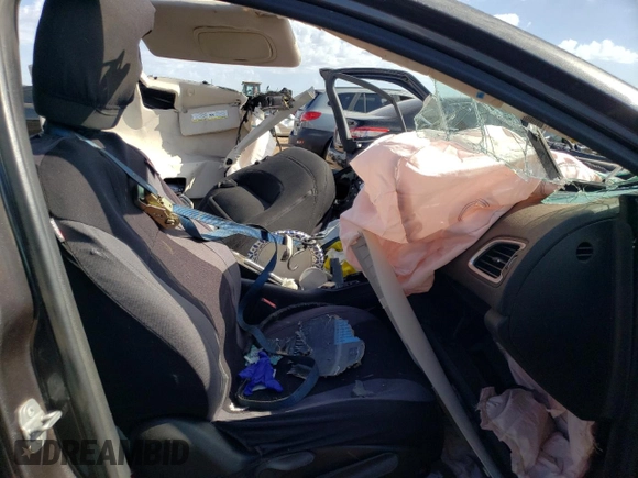 2015 Chrysler 200 Limited with VIN 1C3CCCAB7FN752008, listed as a Copart auction lot 62221583 with Not Provided miles and Salvage Title. Bid and sale history available at carsss.com. Image 7.