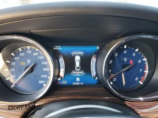 2017 Maserati Quattroporte S Q4 z VIN ZAM56RRA3H1211666, wystawiony jako Copart lot #56855555 z przebiegiem 83 392 mil mil oraz Szkoda całkowita • Salvage title. Historia ofert i sprzedaży dostępna na DreamBid. Obrazek 9.