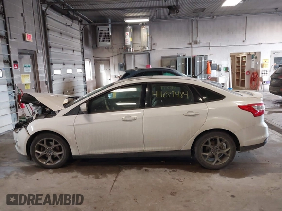 2013 Ford Focus SE with VIN 1FADP3F21DL306920, listed as a IAAI auction lot 41657484 with 172,116 mi miles. Bid and sale history available at carsss.com. Image 14.