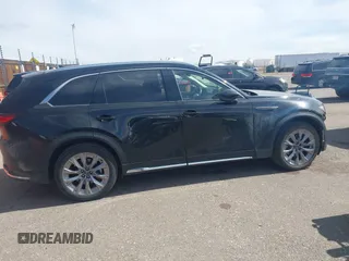 2024 Mazda CX-90 Premium z VIN JM3KKDHD4R1141475, wystawiony jako IAAI lot #41813198 z przebiegiem 30 352 mil mil oraz . Historia ofert i sprzedaży dostępna na DreamBid. Obrazek 13.