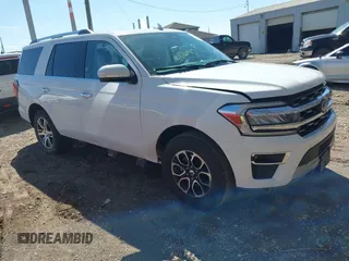 2022 Ford Expedition Limited z VIN 1FMJU2AT7NEA67407, wystawiony jako IAAI lot #41796472 z przebiegiem 31 145 mil mil oraz . Historia ofert i sprzedaży dostępna na DreamBid. Obrazek 1.