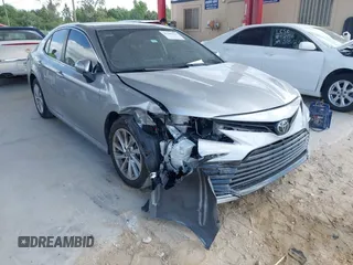 2023 Toyota Camry LE z VIN 4T1C11AK4PU139482, wystawiony jako IAAI lot #42309040 z przebiegiem 45 797 mil mil oraz . Historia ofert i sprzedaży dostępna na DreamBid. Obrazek 1.