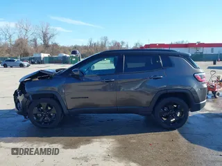 2020 Jeep Compass Latitude с VIN 3C4NJDBB5LT101115, выставлен на аукционе IAAI как лот 41857821 с пробегом 35 550 миль миль и . История ставок и продаж доступна на DreamBid. Изображение 14.