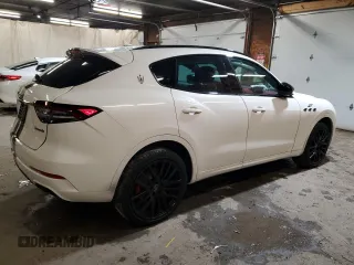2022 Maserati Levante GT with VIN ZN661XUA1NX400262, listed as a Copart auction lot 76985893 with 8,614 mi miles. Bid and sale history available at carsss.com. Image 3.