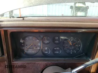 1983 Chevrolet El Camino z VIN 1GCCW80H5DR255003, wystawiony jako Copart lot #63256084 z przebiegiem 23 199 mil mil oraz Szkoda całkowita • Salvage title. Historia ofert i sprzedaży dostępna na DreamBid. Obrazek 9.