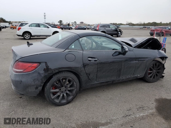 2018 Mercedes-Benz SLC 300 z VIN WDDPK3JA2JF155039, wystawiony jako Copart lot #88947625 z przebiegiem 66 385 mil mil oraz Szkoda całkowita • Salvage title. Historia ofert i sprzedaży dostępna na DreamBid. Obrazek 3.