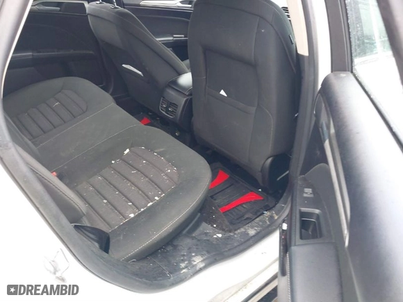 2018 Ford Fusion SE with VIN 3FA6P0HD7JR180937, listed as a IAAI auction lot 41841957 with 106,231 mi miles. Bid and sale history available at carsss.com. Image 8.