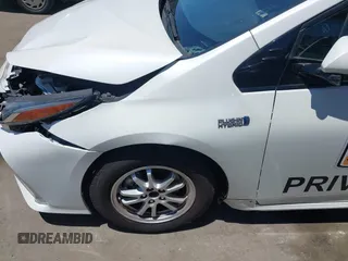2020 Toyota Prius LE with VIN JTDKARFP6L3159932, listed as a IAAI auction lot 42714958 with 157,110 mi miles and . Bid and sale history available at DreamBid. Image 17.