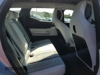 2023 Fisker Ocean One z VIN VCF1ZBU27PG005957, wystawiony jako Copart lot #63054094 z przebiegiem 12 mil mil oraz Nie do naprawy. Historia ofert i sprzedaży dostępna na DreamBid. Obrazek 11.