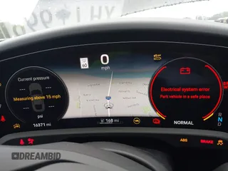 2022 Porsche Taycan 4S z VIN WP0AB2Y12NSA43485, wystawiony jako IAAI lot #42339411 z przebiegiem 16 371 mil mil oraz . Historia ofert i sprzedaży dostępna na DreamBid. Obrazek 7.