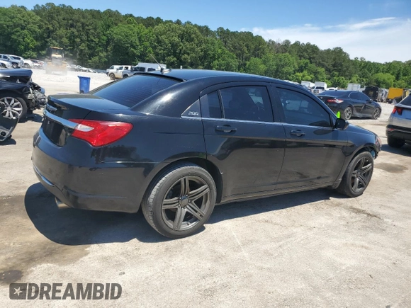 2012 Chrysler 200 Touring z VIN 1C3CCBBB9CN181478, wystawiony jako Copart lot #57318715 z przebiegiem 151 534 mil mil oraz Szkoda całkowita • Salvage title. Historia ofert i sprzedaży dostępna na DreamBid. Obrazek 3.