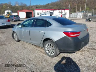2015 Buick Verano z VIN 1G4PP5SKXF4181286, wystawiony jako IAAI lot #41996320 z przebiegiem 75 212 mil mil oraz . Historia ofert i sprzedaży dostępna na DreamBid. Obrazek 3.