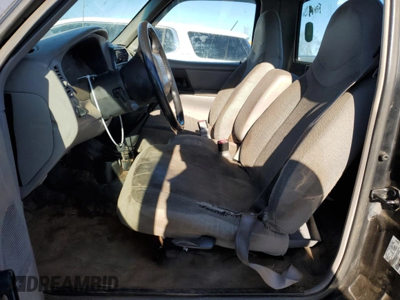 2000 Ford Ranger XL with VIN 1FTYR10V9YPA13861, listed as a Copart auction lot 45864245 with 272,902 mi miles and Salvage Title. Bid and sale history available at carsss.com. Image 7.