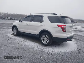 2014 Ford Explorer XLT with VIN 1FM5K7D85EGB32187, listed as a IAAI auction lot 41288259 with 237,289 mi miles. Bid and sale history available at carsss.com. Image 3.