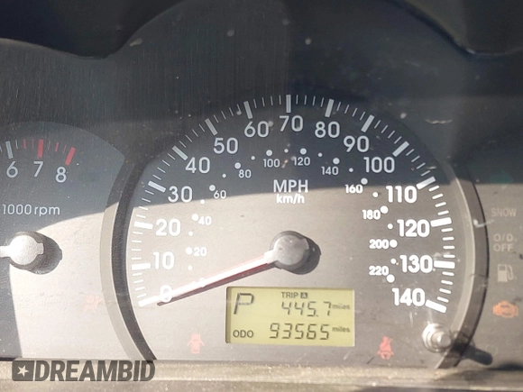 2004 Kia Spectra LX with VIN KNAFE122145013930, listed as a IAAI auction lot 41627031 with 93,565 mi miles. Bid and sale history available at carsss.com. Image 7.
