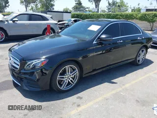 2017 Mercedes-Benz E 300 Luxury z VIN WDDZF4JB6HA116506, wystawiony jako IAAI lot #42316399 z przebiegiem 61 135 mil mil oraz . Historia ofert i sprzedaży dostępna na DreamBid. Obrazek 18.
