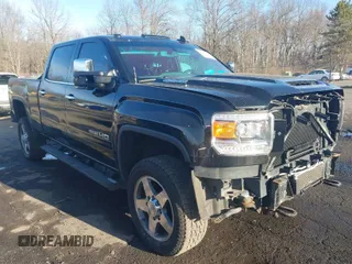 2017 GMC Sierra 2500HD SLT with VIN 1GT12TEY1HF213286, listed as a IAAI auction lot 41696875 with 55,047 mi miles. Bid and sale history available at carsss.com. Image 1.