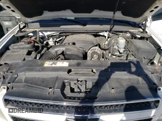 2010 Chevrolet Suburban LT with VIN 1GNUKJE3XAR260589, listed as a Copart auction lot 49301825 with 252,434 mi miles and Salvage Title. Bid and sale history available at carsss.com. Image 12.