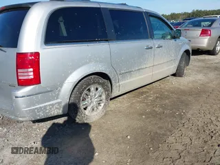 2009 Chrysler Town & Country Limited with VIN 2A8HR64X59R600947, listed as a IAAI auction lot 41385494 with 256,709 mi miles. Bid and sale history available at carsss.com. Image 4.