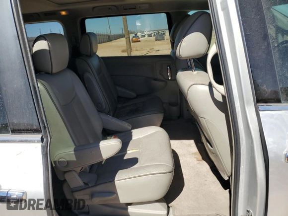 2014 Nissan Quest SV z VIN JN8AE2KP3E9100936, wystawiony jako Copart lot #46154645 z przebiegiem 129 084 mil mil oraz Szkoda całkowita • Salvage title. Historia ofert i sprzedaży dostępna na DreamBid. Obrazek 11.