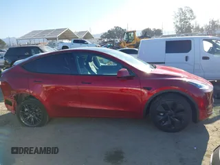 2025 Tesla Model Y Long Range with VIN 7SAYGDED8SF223993, listed as a IAAI auction lot 41743146 with 4,866 mi miles and . Bid and sale history available at DreamBid. Image 14.