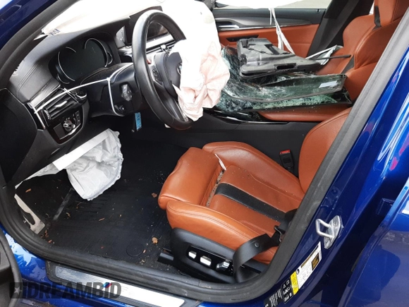 2019 BMW M5 Competition with VIN WBSJF0C56KB284826, listed as a Copart auction lot 70882182 with 35,727 mi miles. Bid and sale history available at carsss.com. Image 7.