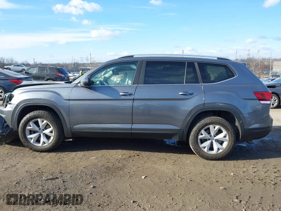 2018 Volkswagen Atlas SE with VIN 1V2LR2CA8JC557594, listed as a IAAI auction lot 41407513 with Not provided miles and . Bid and sale history available at DreamBid. Image 13.