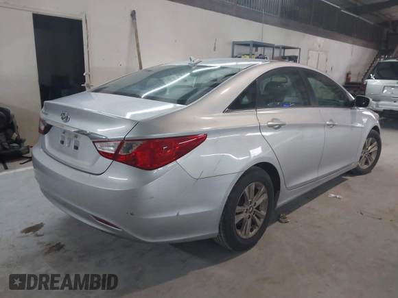2013 Hyundai Sonata GLS z VIN 5NPEB4AC3DH720286, wystawiony jako IAAI lot #42330871 z przebiegiem 248 099 mil mil oraz . Historia ofert i sprzedaży dostępna na DreamBid. Obrazek 4.