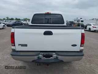 2004 Ford F-250 XL z VIN 1FTNW21P44EA98986, wystawiony jako IAAI lot #42125924 z przebiegiem 144 840 mil mil oraz . Historia ofert i sprzedaży dostępna na DreamBid. Obrazek 16.